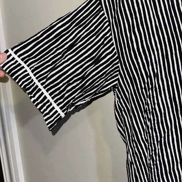 Donna Karan Sleepwear 2 Piece Black & White Button Down Capri Matching Set Med - Picture 3 of 6